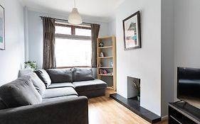 Belfast City - 3 Bedroom Cosy Home - Walking Distance To City